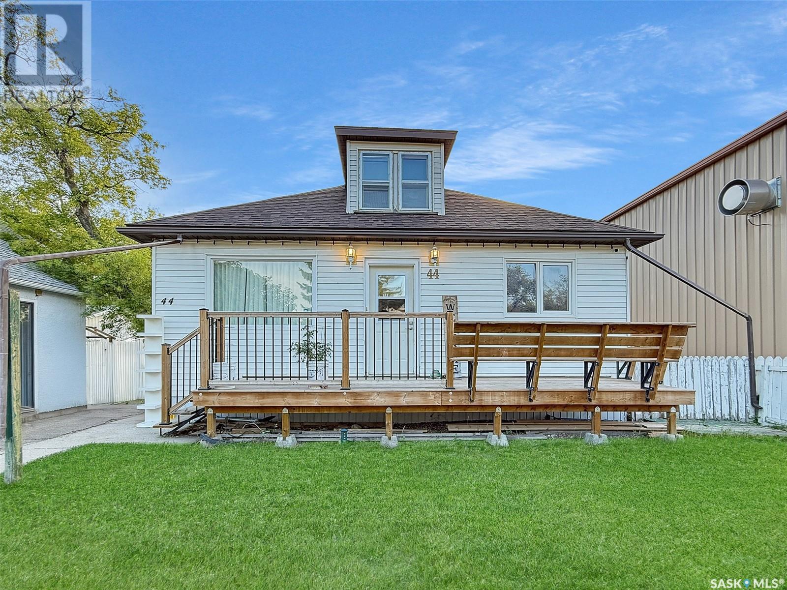 44 5 Avenue Northeast, Swift Current, SK S9H 2K7