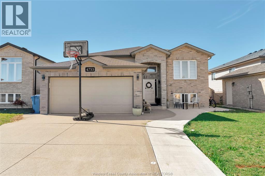 4753 Whitefish, Windsor, ON N9G 3E2