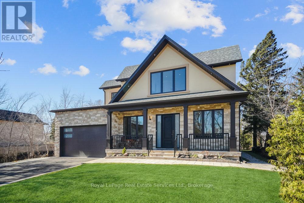 1211 Pinegrove Rd, Oakville, ON L6L 2W8