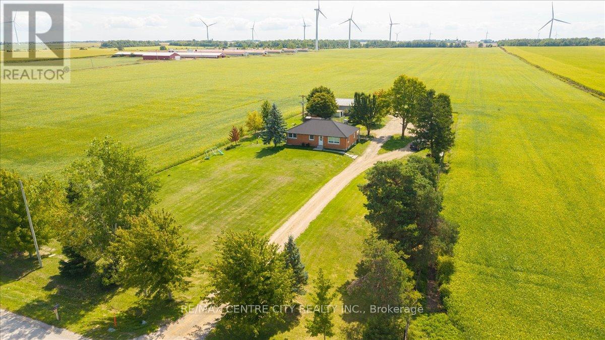 2875 Cuddy Dr, Adelaide Metcalfe, ON N7G 3H6