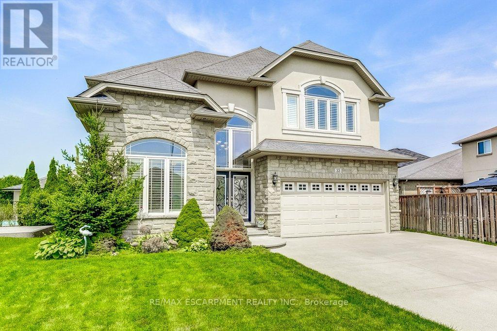 33 Lockman Dr, Hamilton, ON L9K 0B9