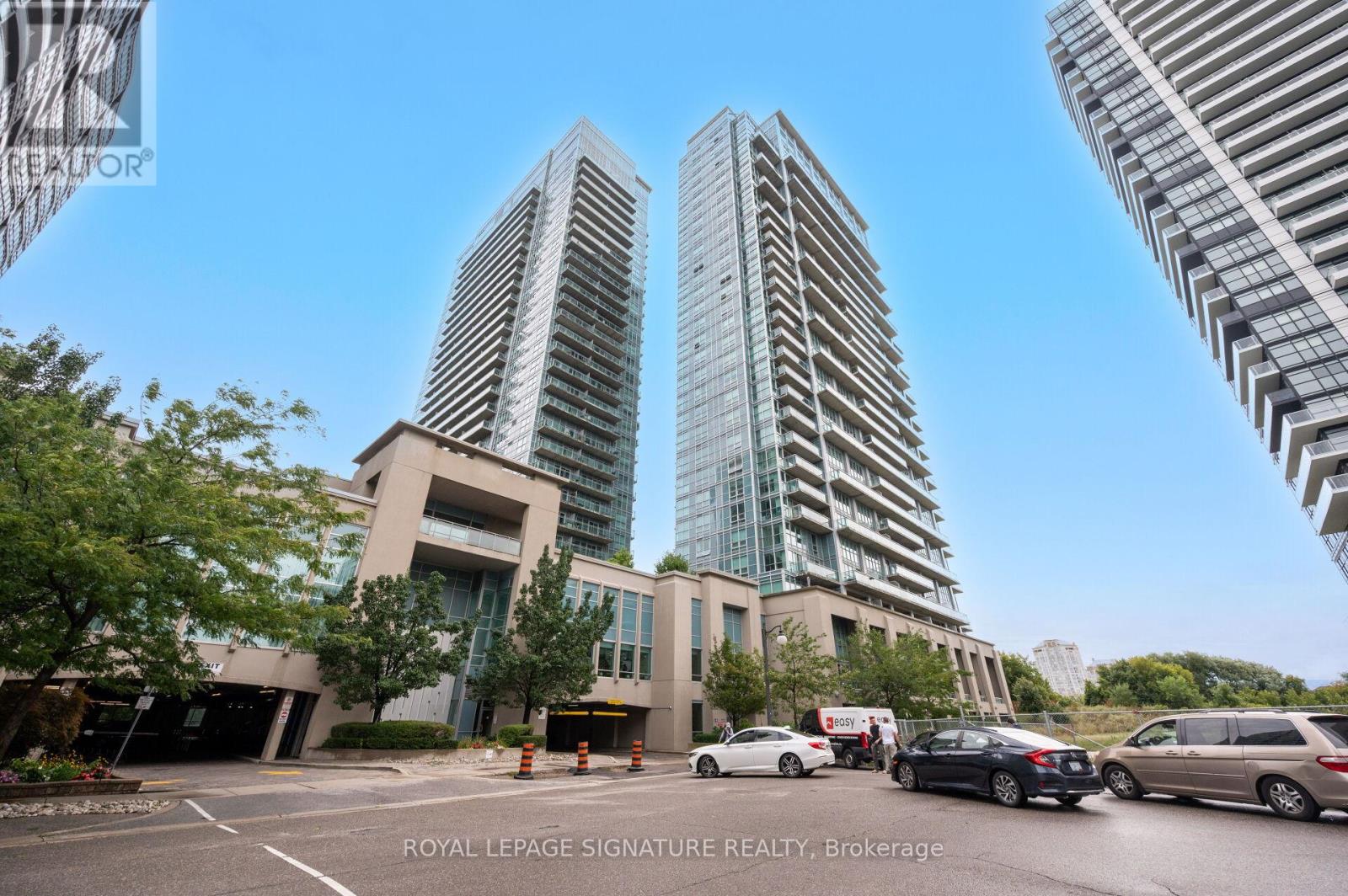 2521 165 Legion Rd N, Toronto, ON M8Y 0A1