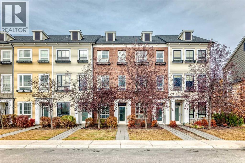 227 Copperpond Common SE, Calgary, AB T2Z 1G5