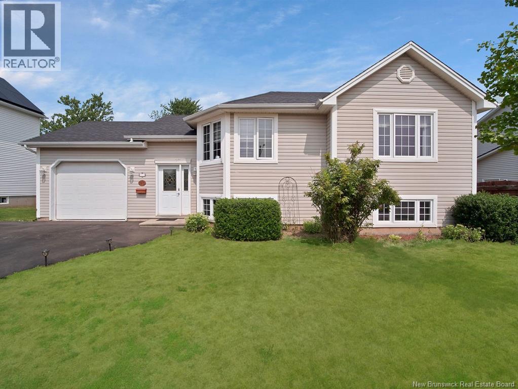 143 Twin Oaks Dr, Moncton, NB E1G 4W4