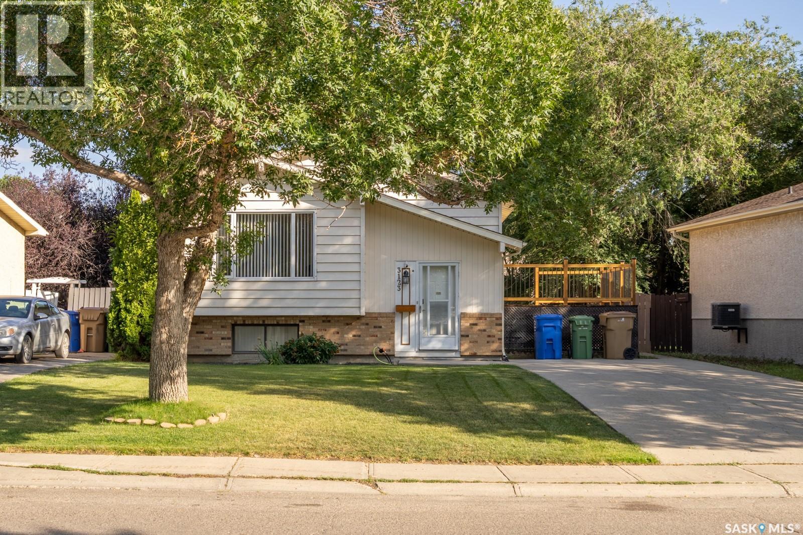 3123 Jenkins Dr E, Regina, SK S4N 6Y1