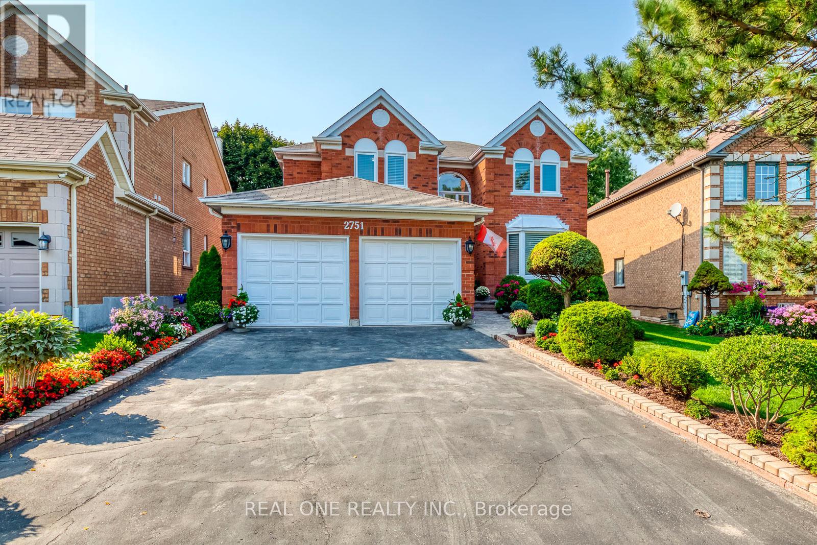 2751 Duncairn Dr, Mississauga, ON L5M 5C6