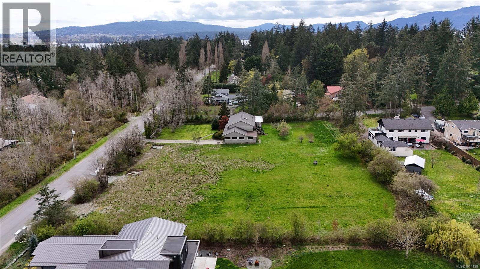 10826 Derrick Rd, North Saanich, BC V8C 3C2