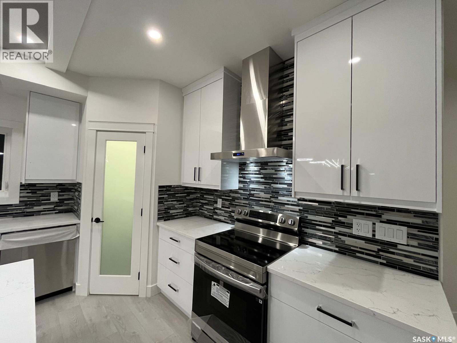 238 Stromberg Ct, Saskatoon, SK S7L 6M9