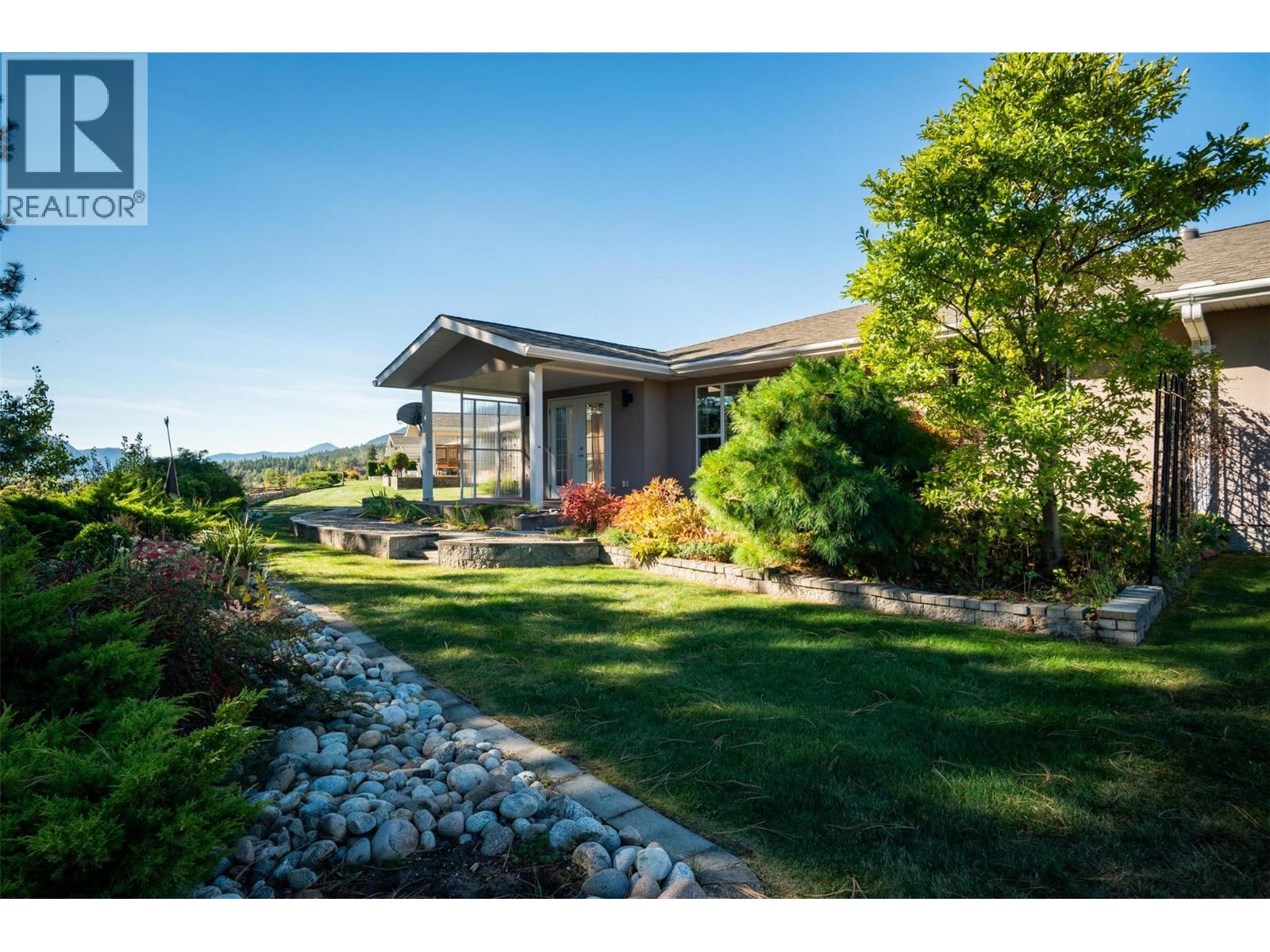 4200 Grandview Drive Unit 135, Castlegar, BC V1N 4X6