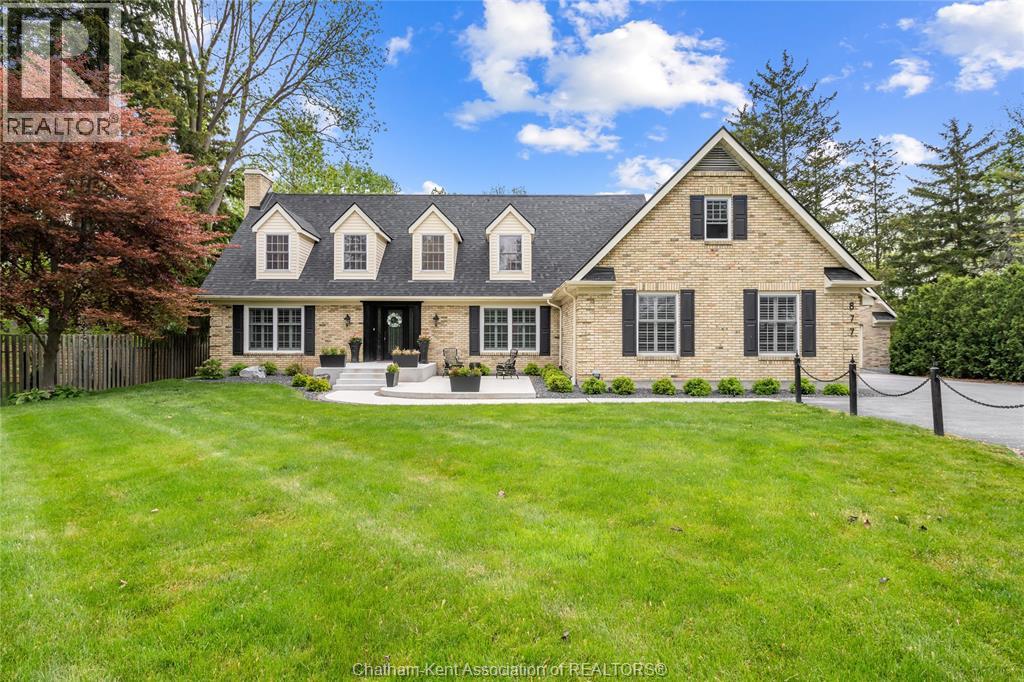 877 Charing Cross Rd, Chatham, ON N7M 5H3