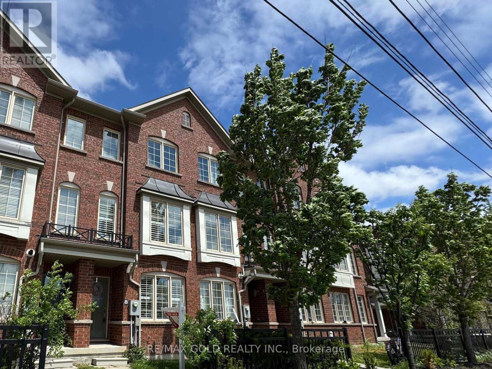 8 Tilden Rd, Brampton Sandringham-wellington, ON L6R 0W5