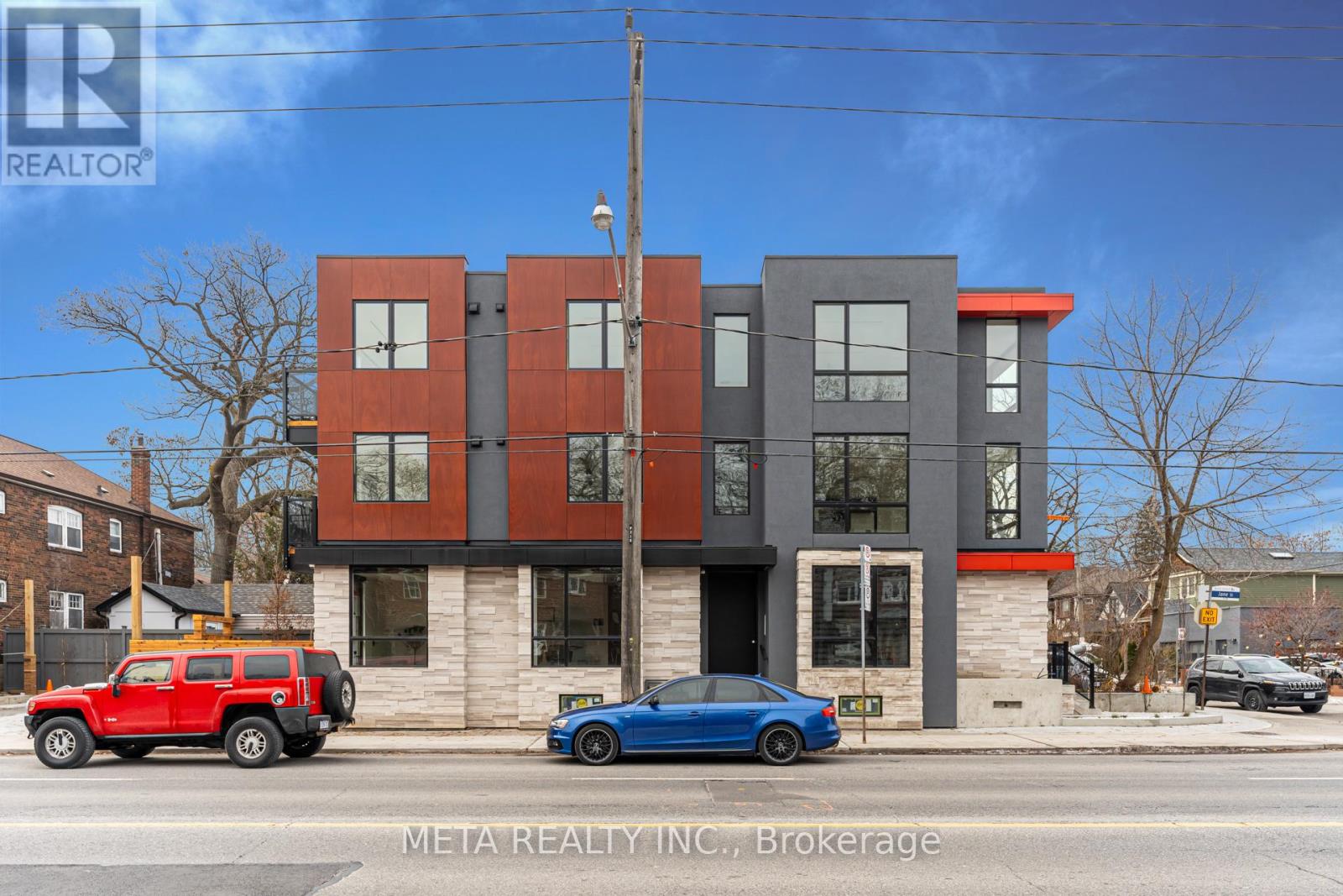218 Jane St, Toronto, ON M6S 3Z1