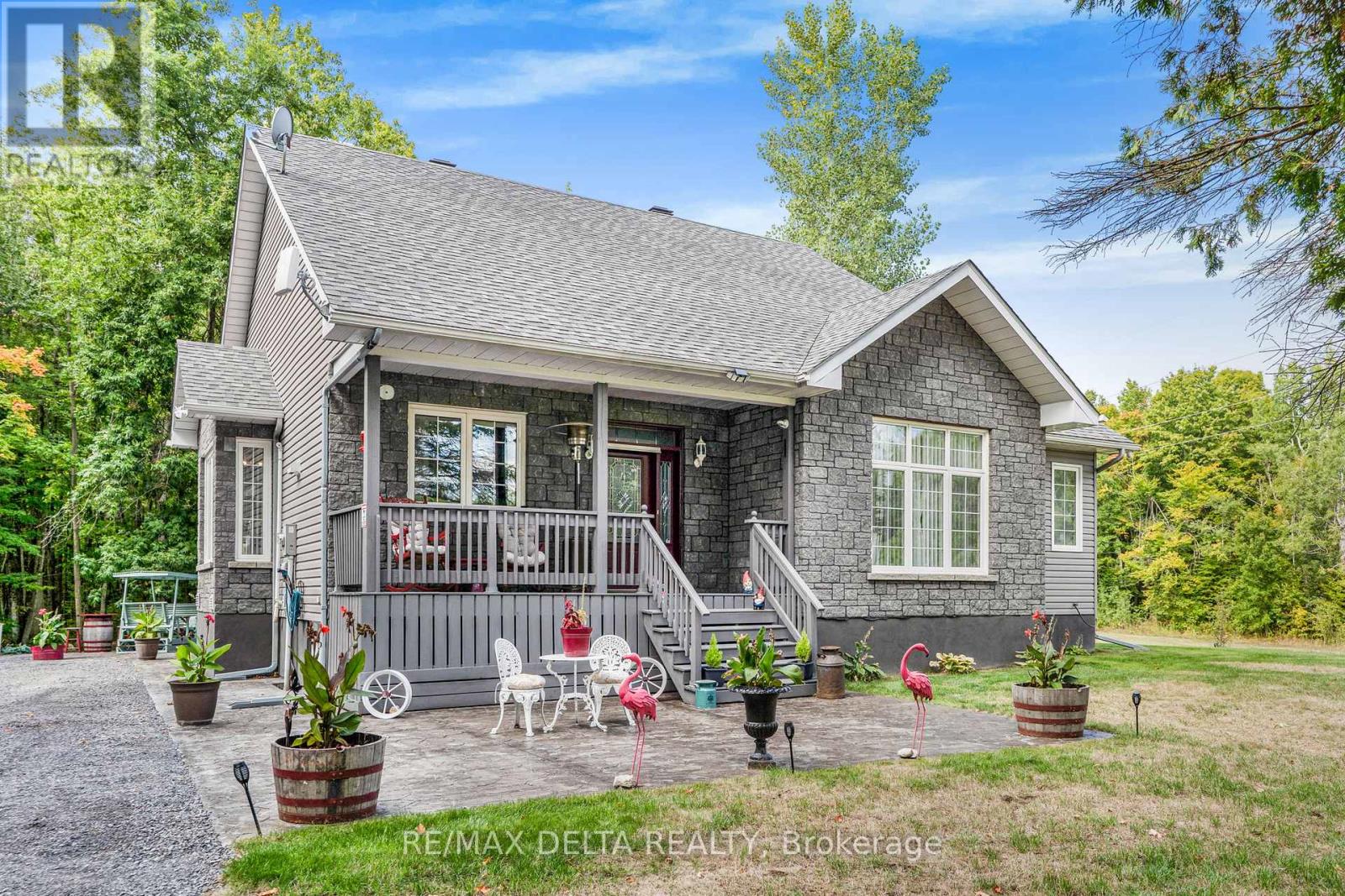4688 Avonmore Rd, South Stormont, ON K0C 1P0