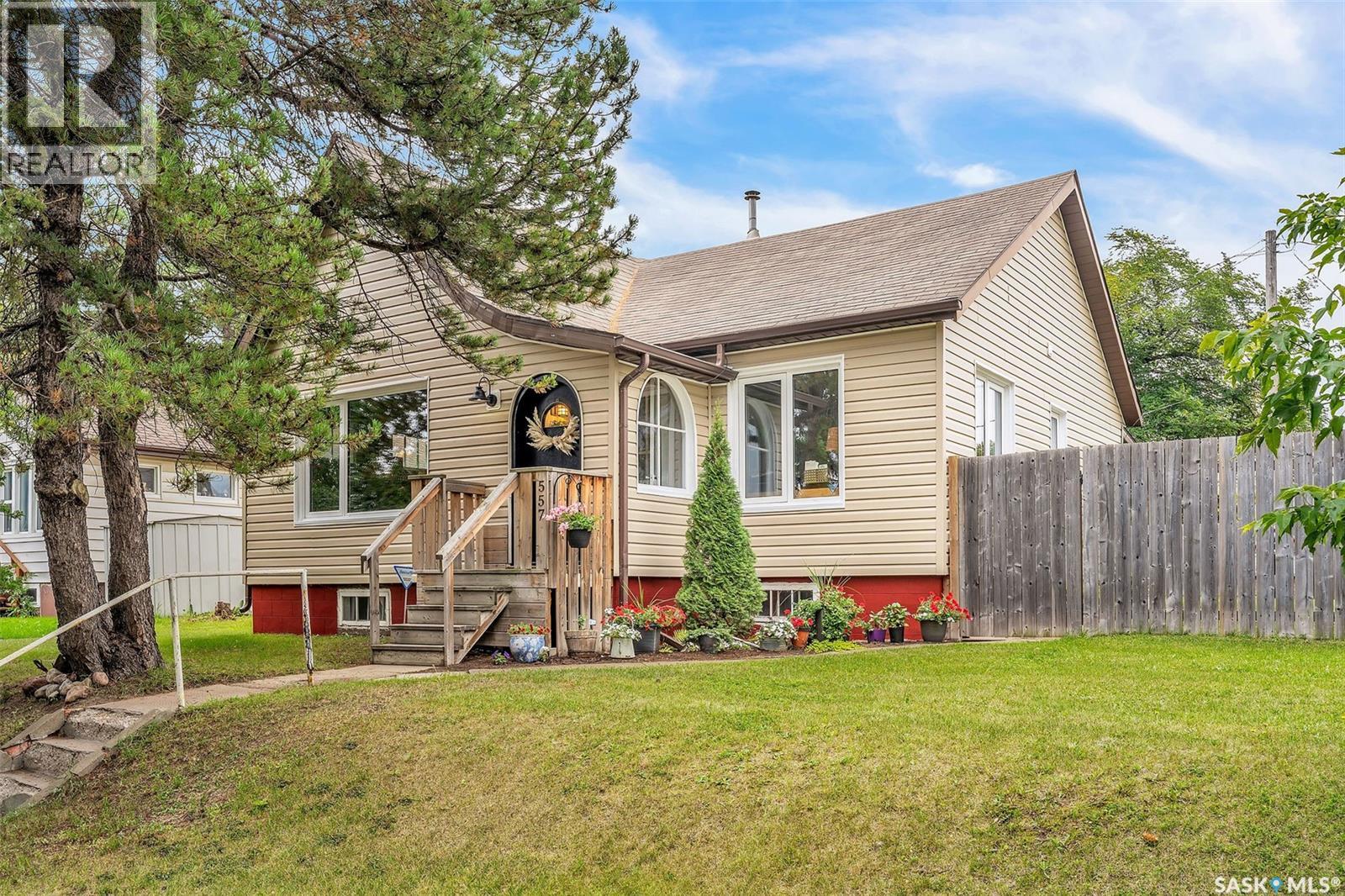 557 13 Street West, Prince Albert, SK S6V 3G8