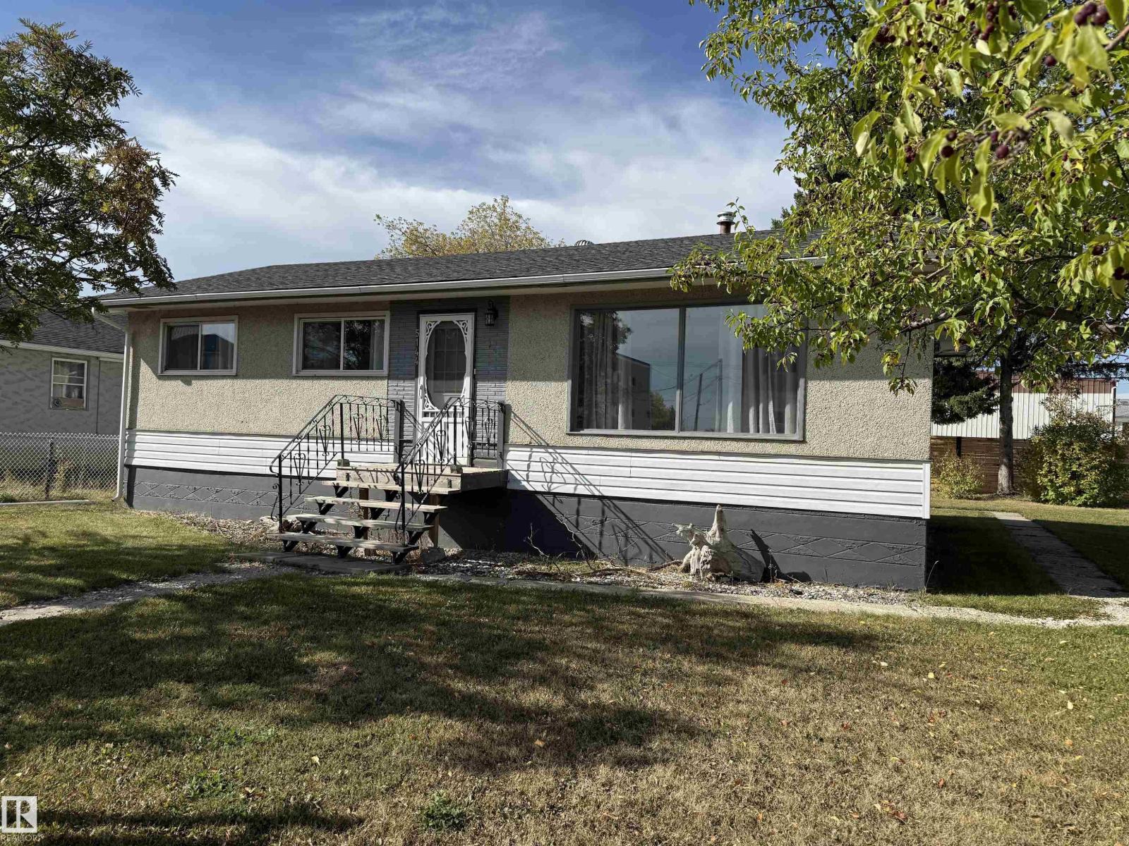 53 St Unit 5144, Drayton Valley, AB T7A 1C5