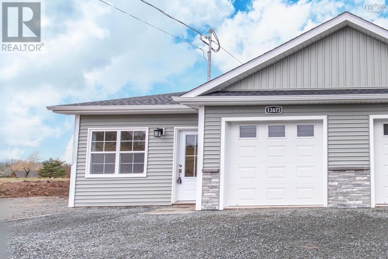 13673 Highway Apt 1, Hants Border, NS B0P 1P0