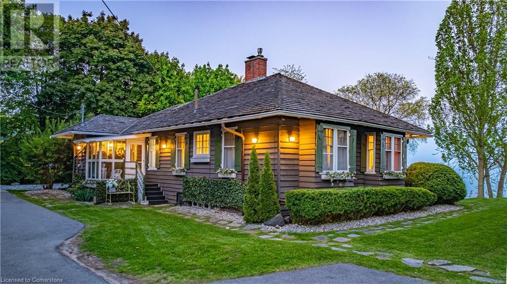 227 Green St, Burlington, ON L7R 0B1