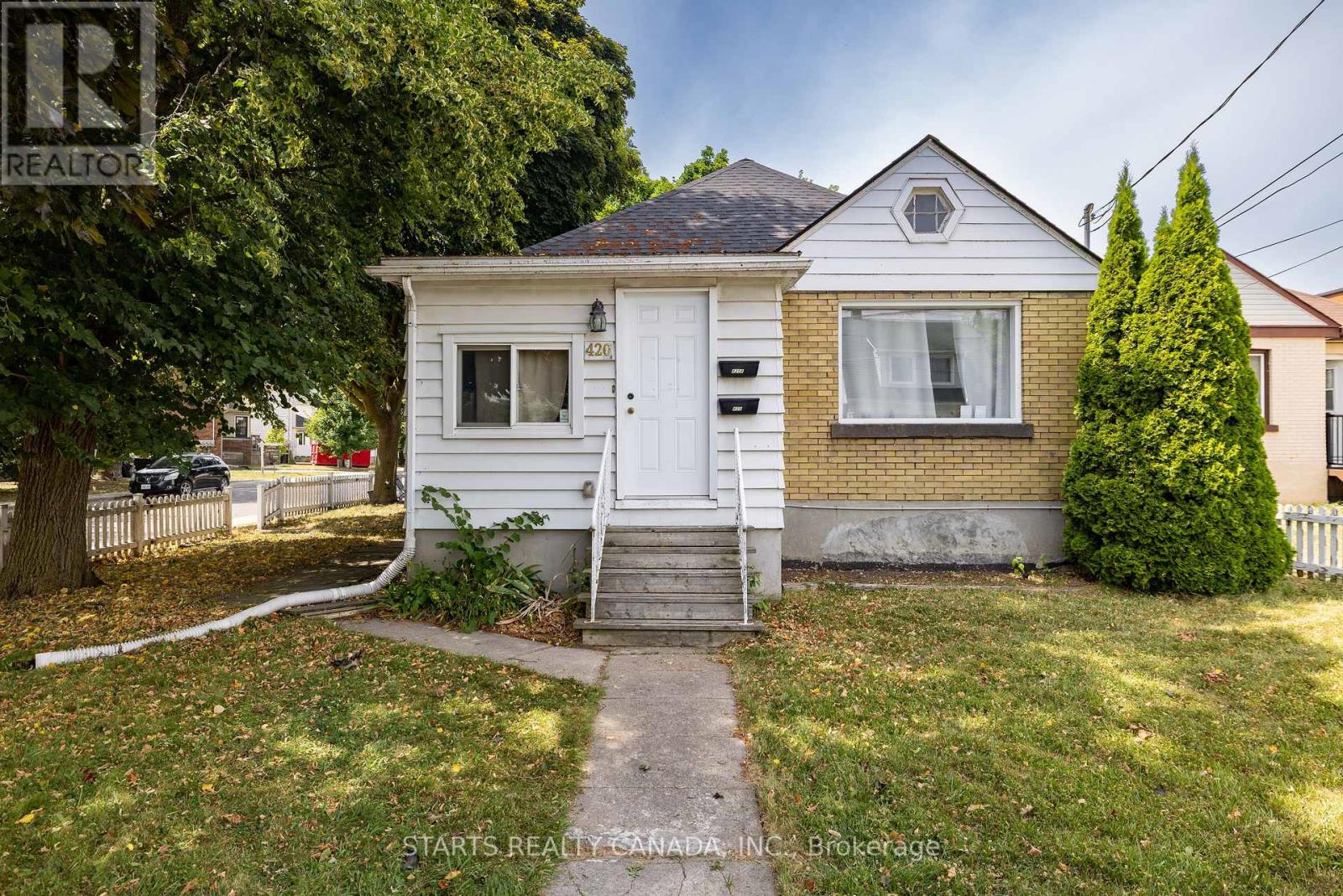420 Macdonnell St, Kingston, ON K7L 4E4