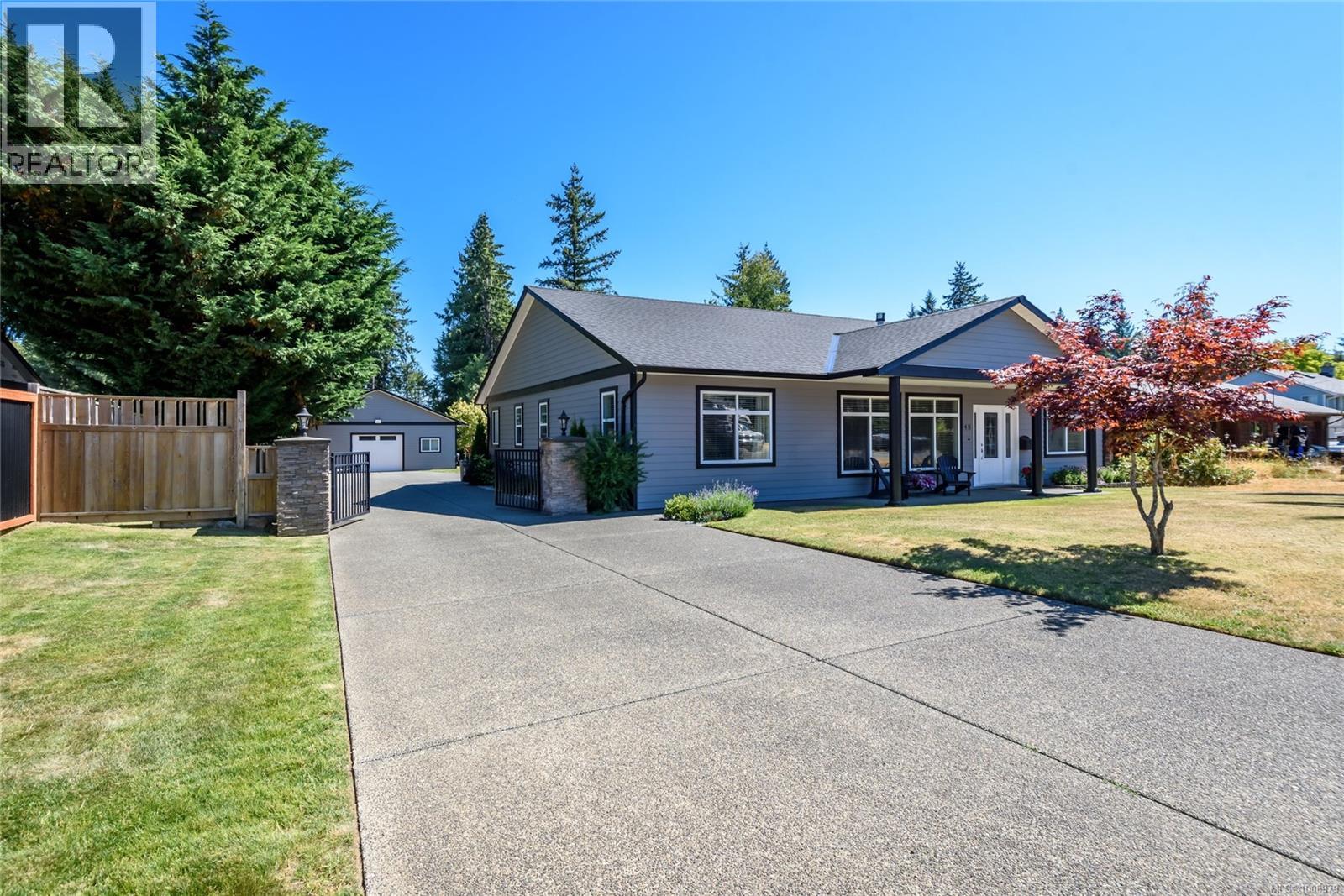 48 Mills Rd, Courtenay, BC V9N 3L3