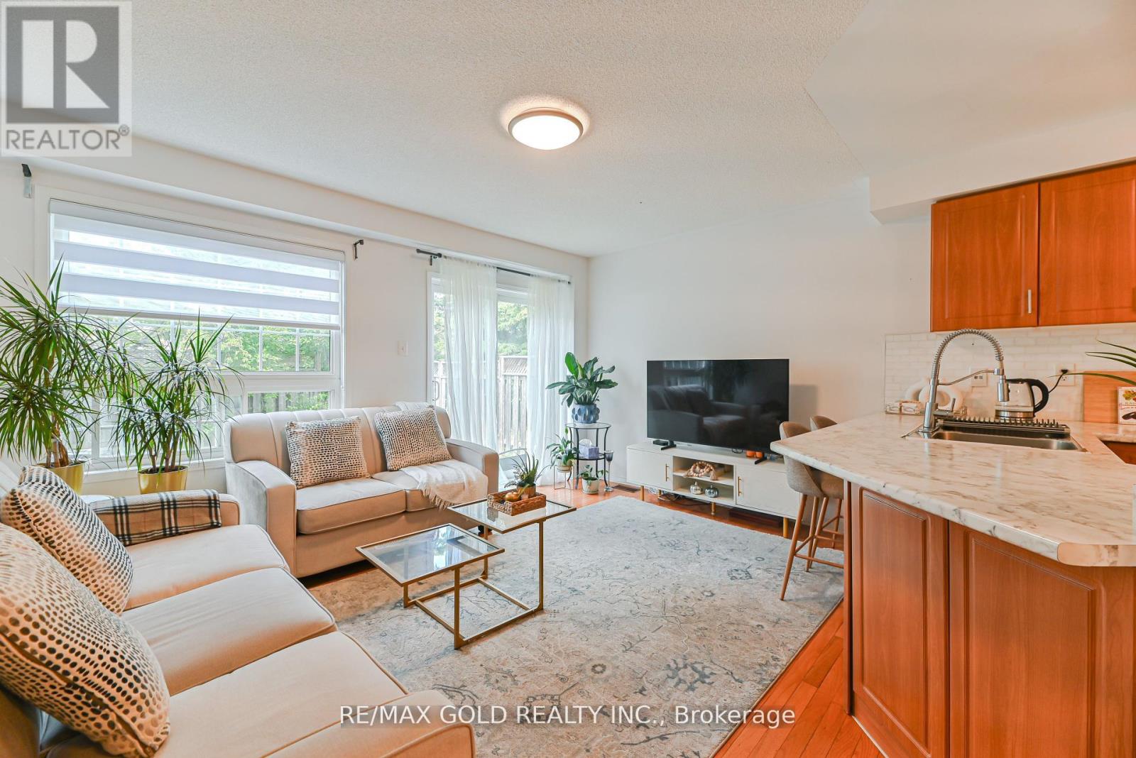 28 Plum Hollow Ct, Brampton, ON L6R 1Z3