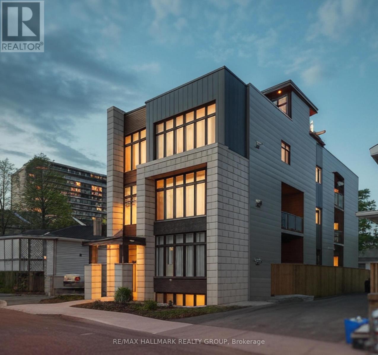 59 Douglas Ave, Ottawa, ON K1M 1G3