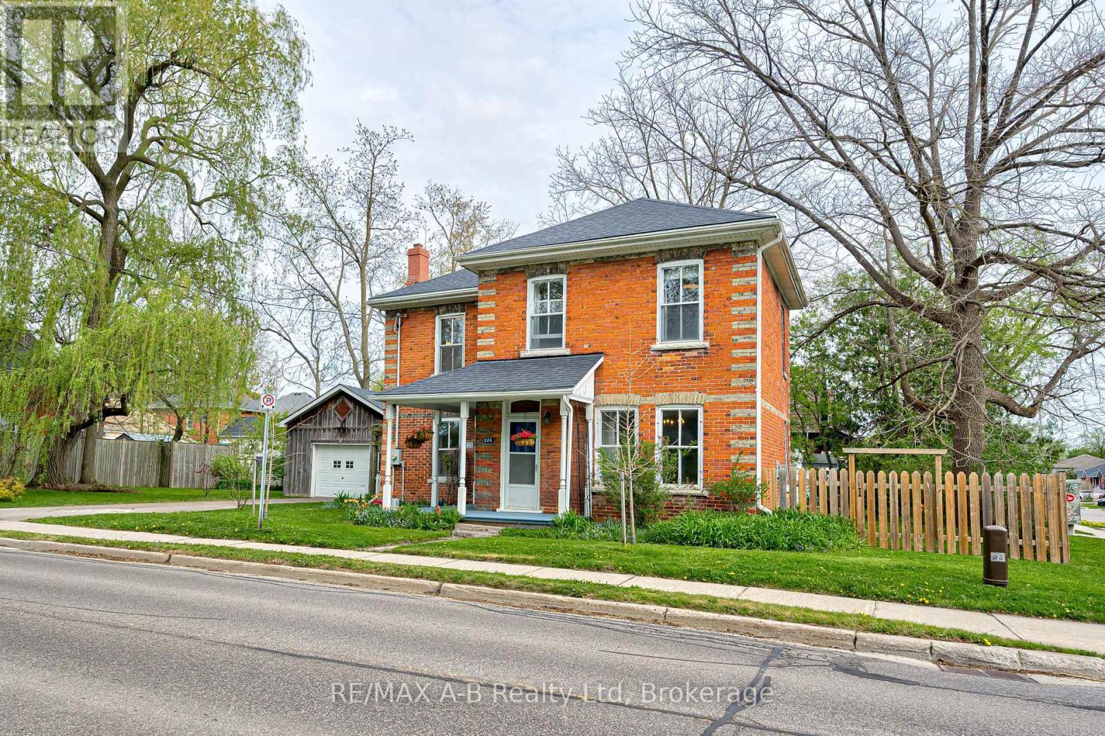 258 Douro St, Stratford, ON N5A 3S3