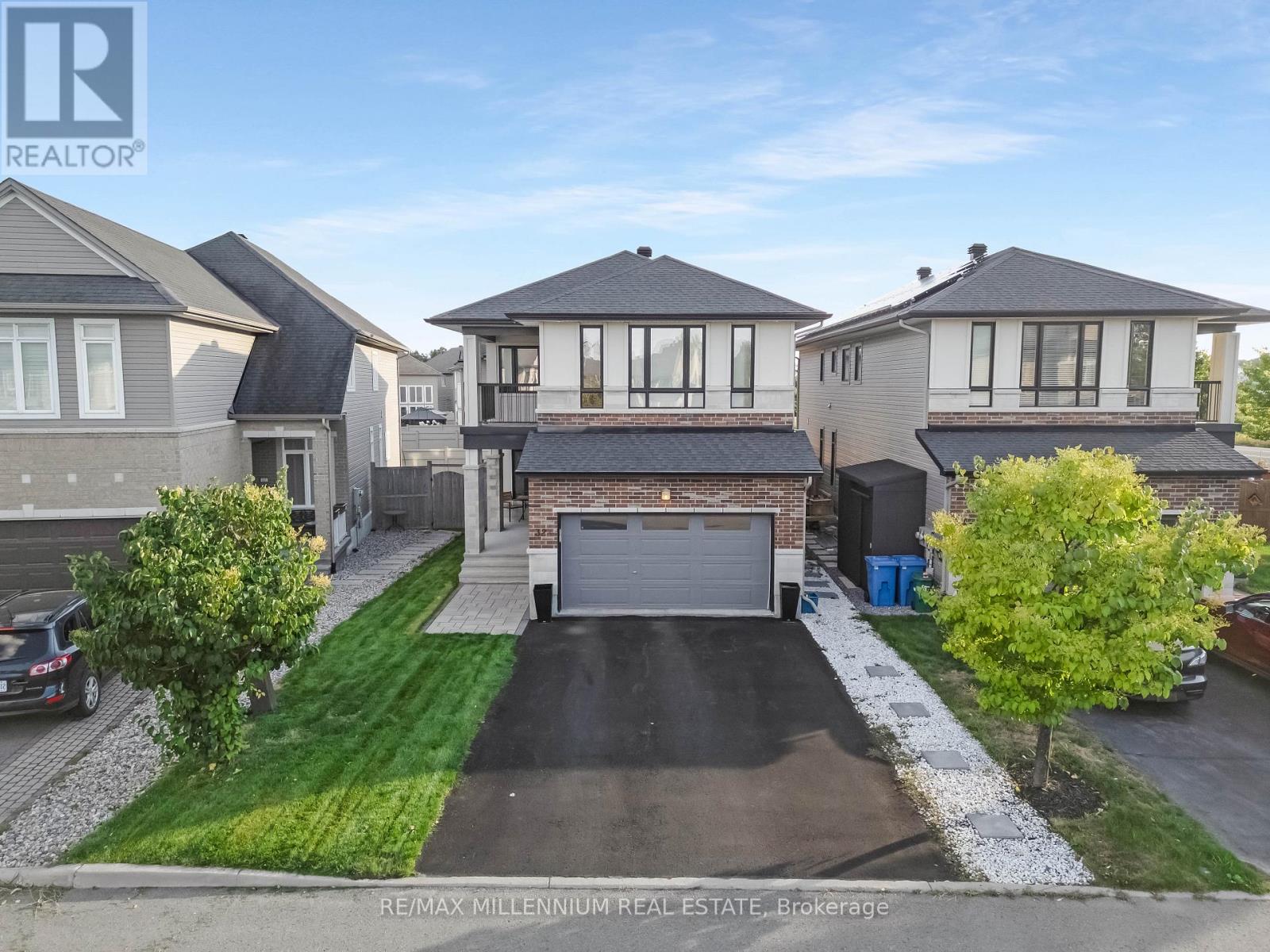 327 Ballinville Cir, Ottawa, ON K4M 0E2
