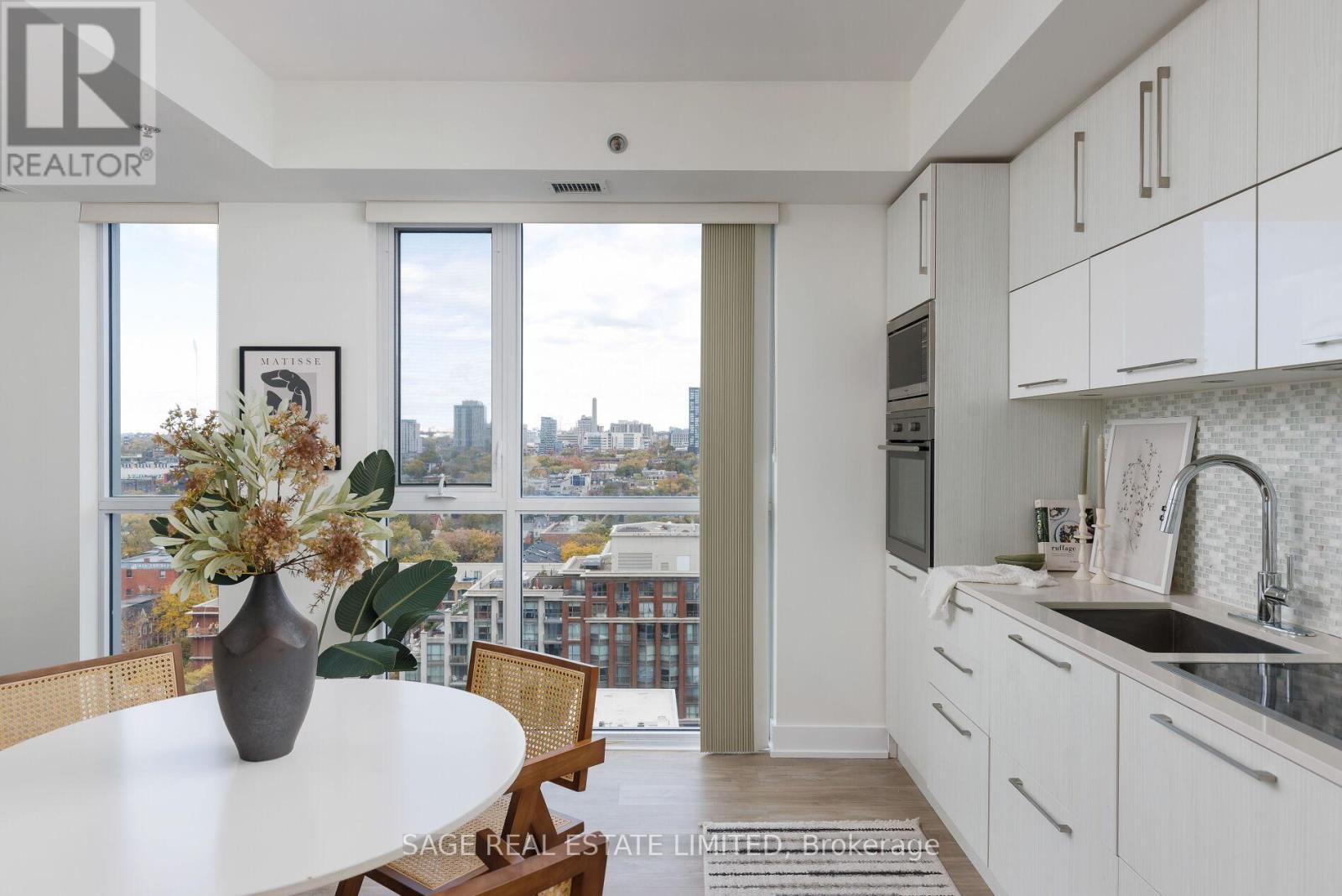 1512 318 Richmond St W, Toronto, ON M5V 0B4