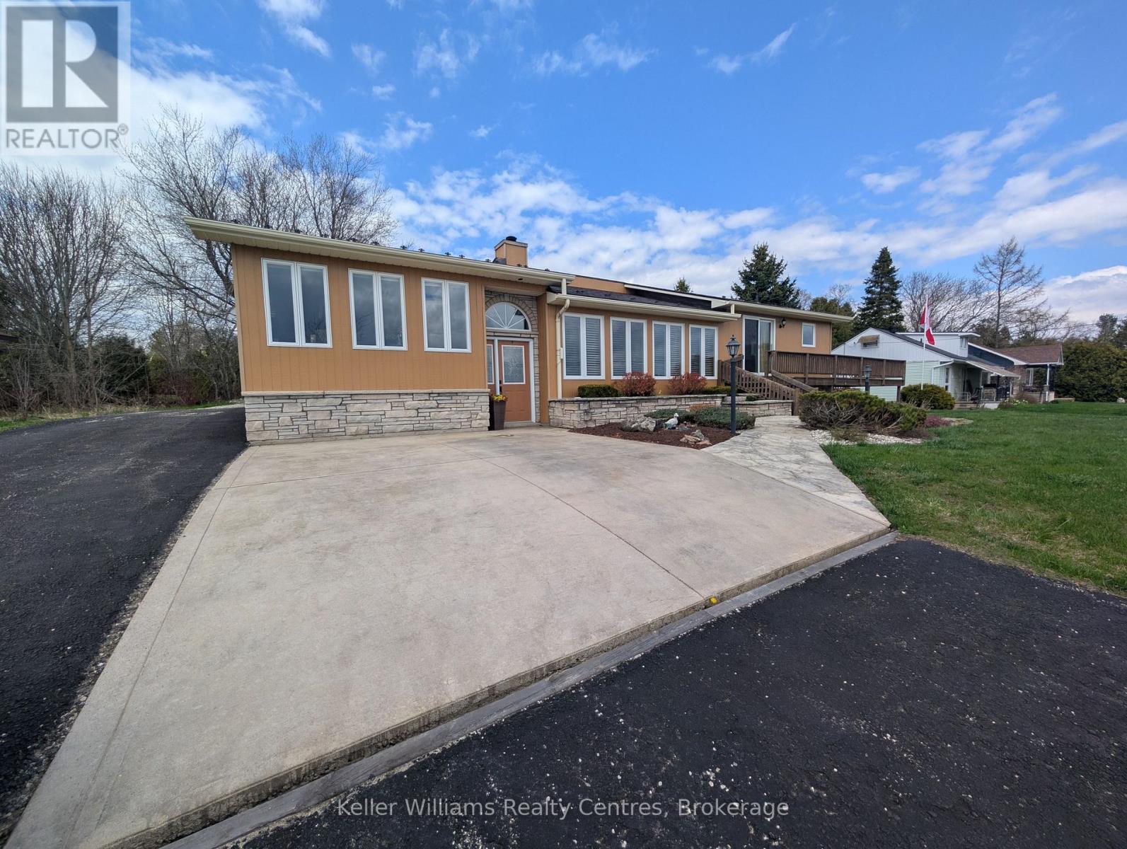 11 Mallory Beach Rd, South Bruce Peninsula, ON N0H 2T0