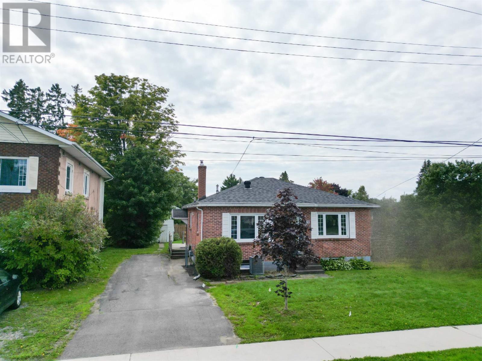59 Mark St, Sault Ste. Marie, ON P6A 3M1