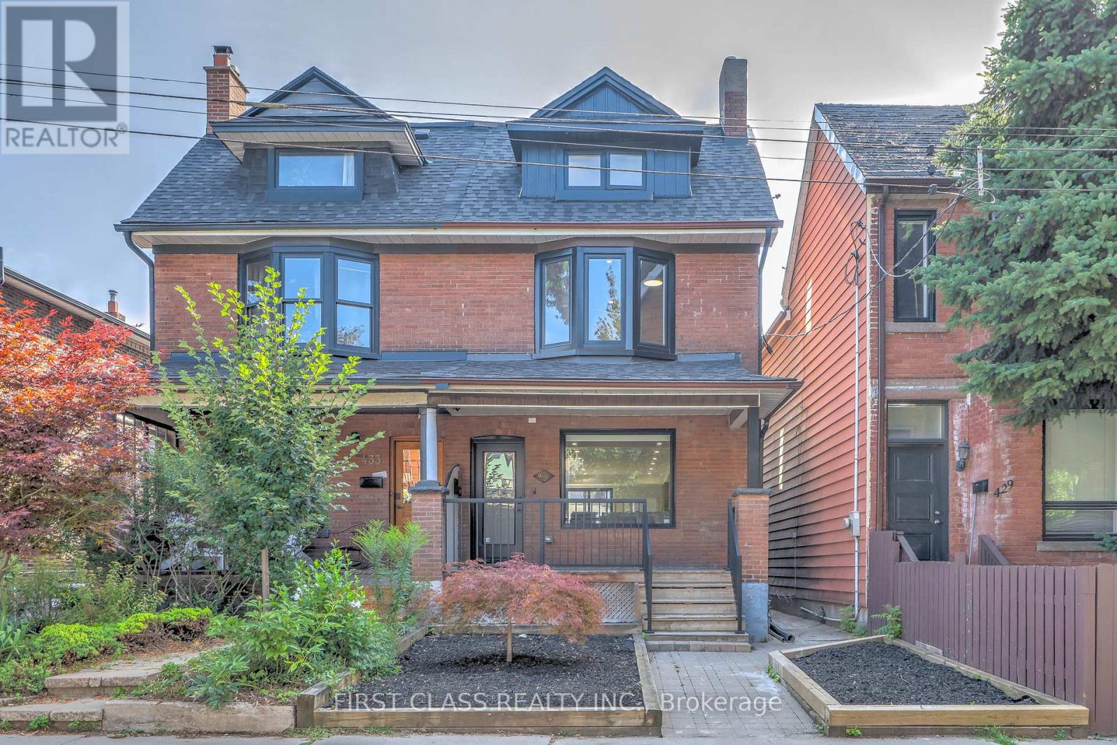 431 Roxton Rd, Toronto, ON M6G 3R5
