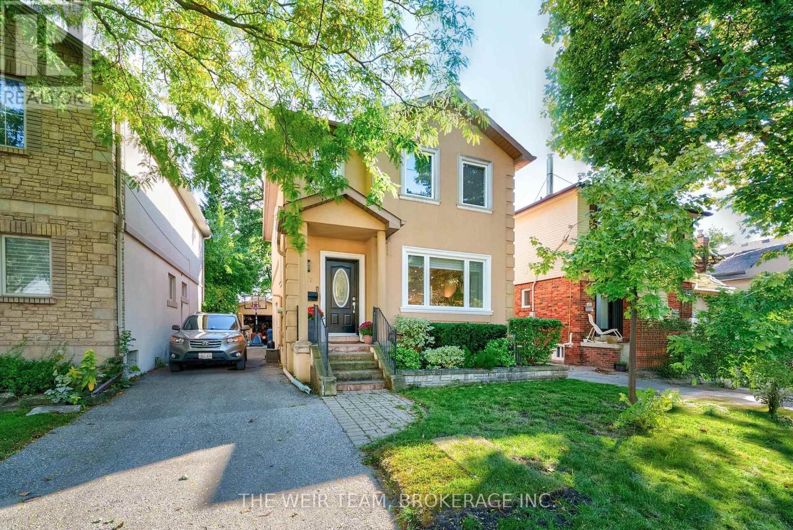 157 Ferris Rd, Toronto, ON M4B 1G7