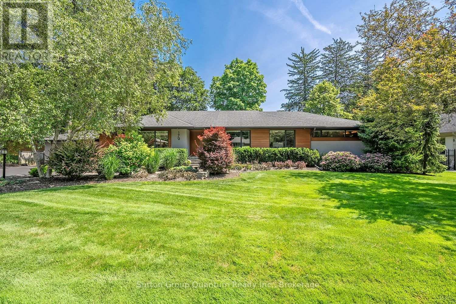 179 Forestwood Dr, Oakville, ON L6J 4E5