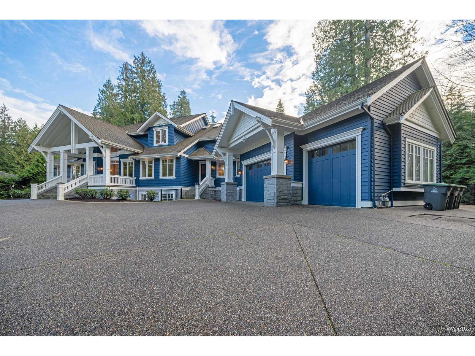 13464 Vine Maple Dr, Surrey, BC V4P 1W9