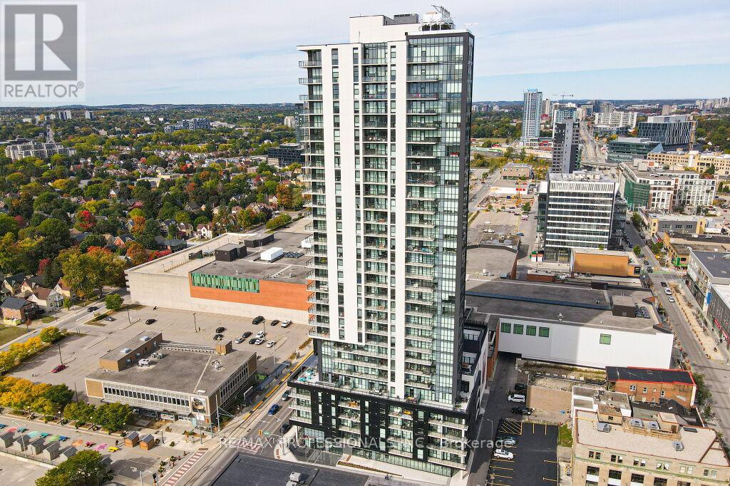2504 60 Charles St W, Kitchener, ON N2G 0C9