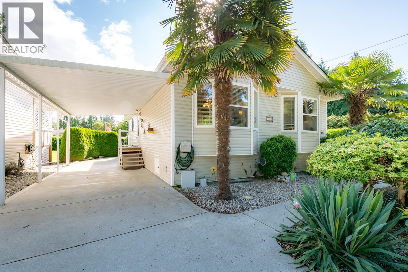4510 Sunshine Coast Highway Unit 101, Sechelt, BC V7Z 0T5