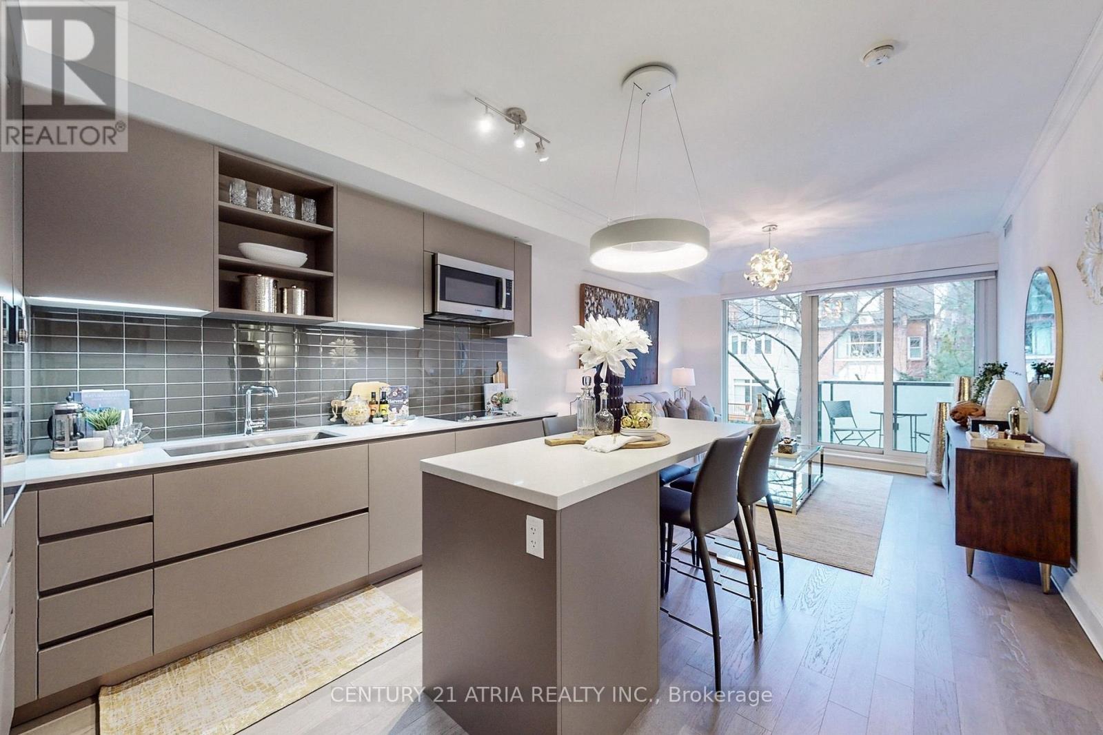 305 128 Pears Ave, Toronto, ON M5R 0A9