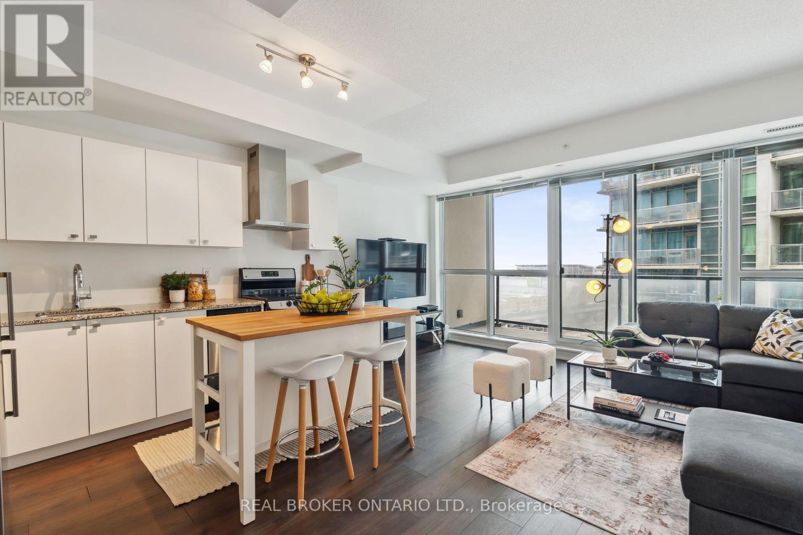 1115 51 East Liberty St, Toronto, ON M6K 3P8