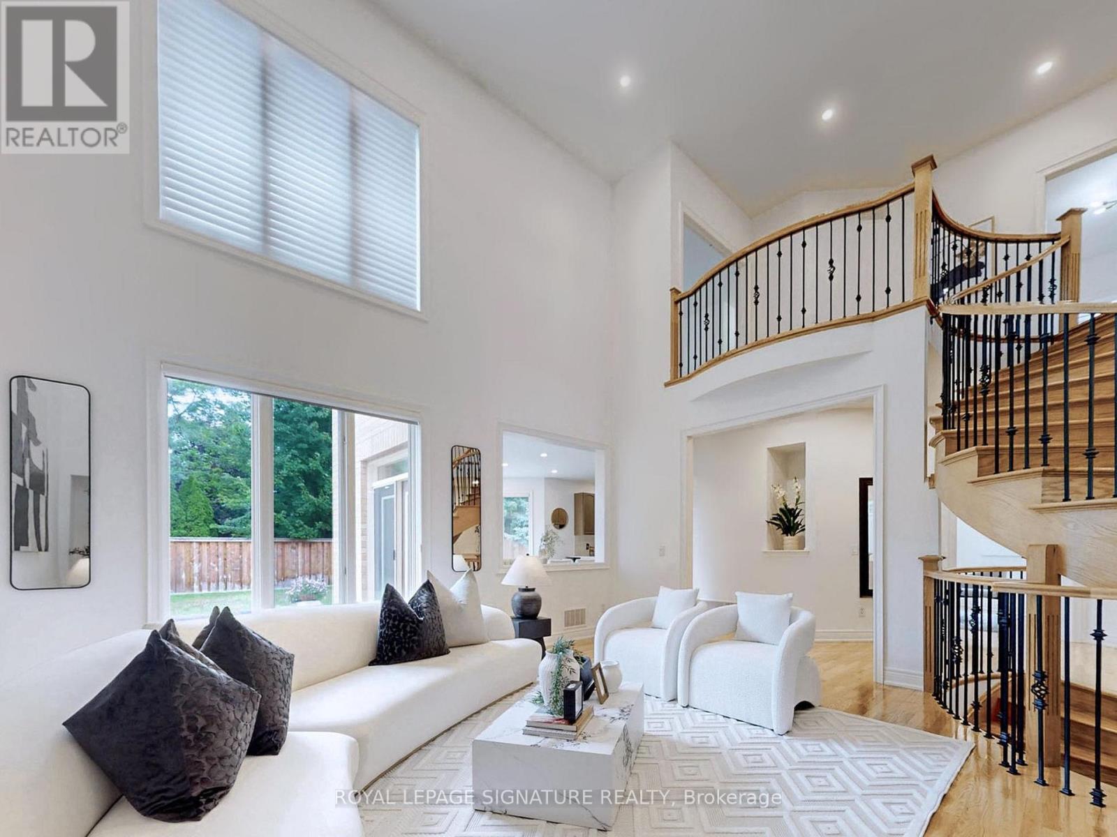 2238 Lyndhurst Dr, Oakville, ON L6H 7V4