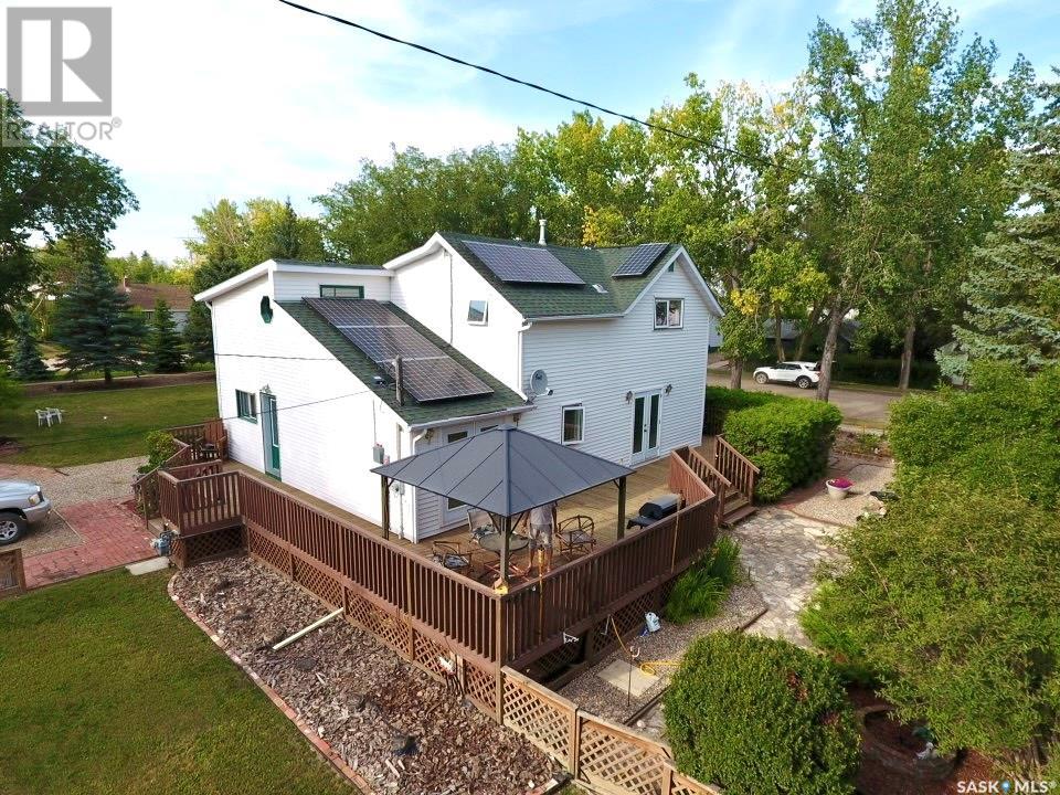 106 2 Street East, Dinsmore, SK S0L 0T0