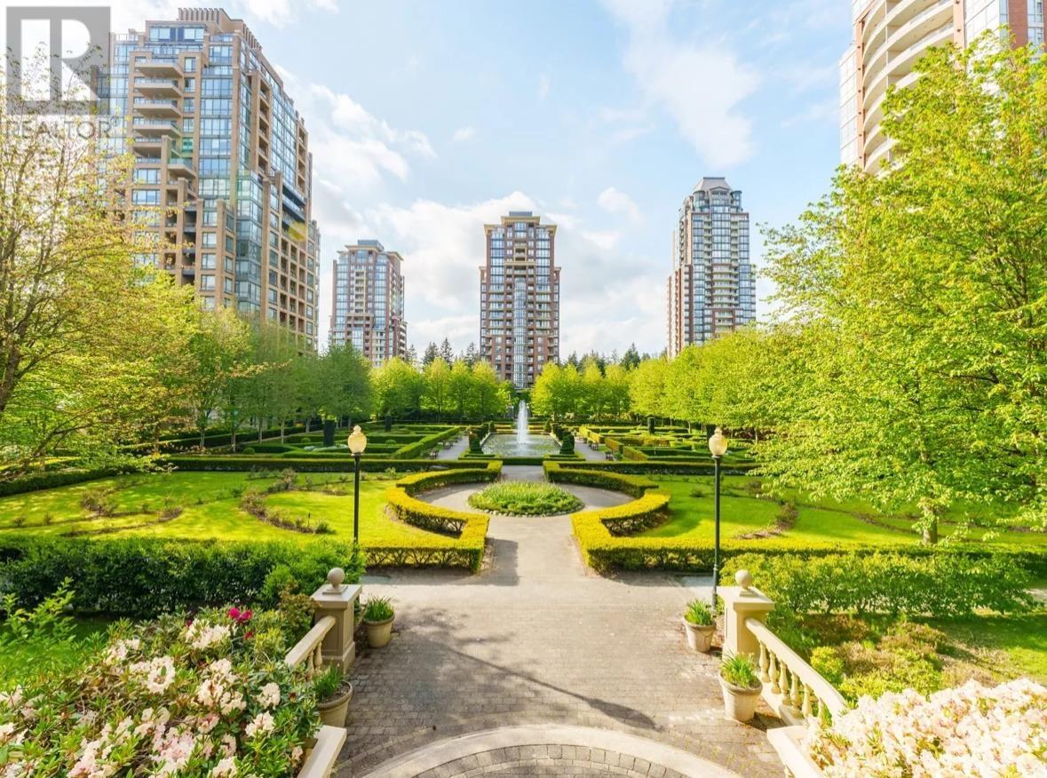 6888 Station Hill Drive Unit 402, Burnaby, BC V3N 4X5