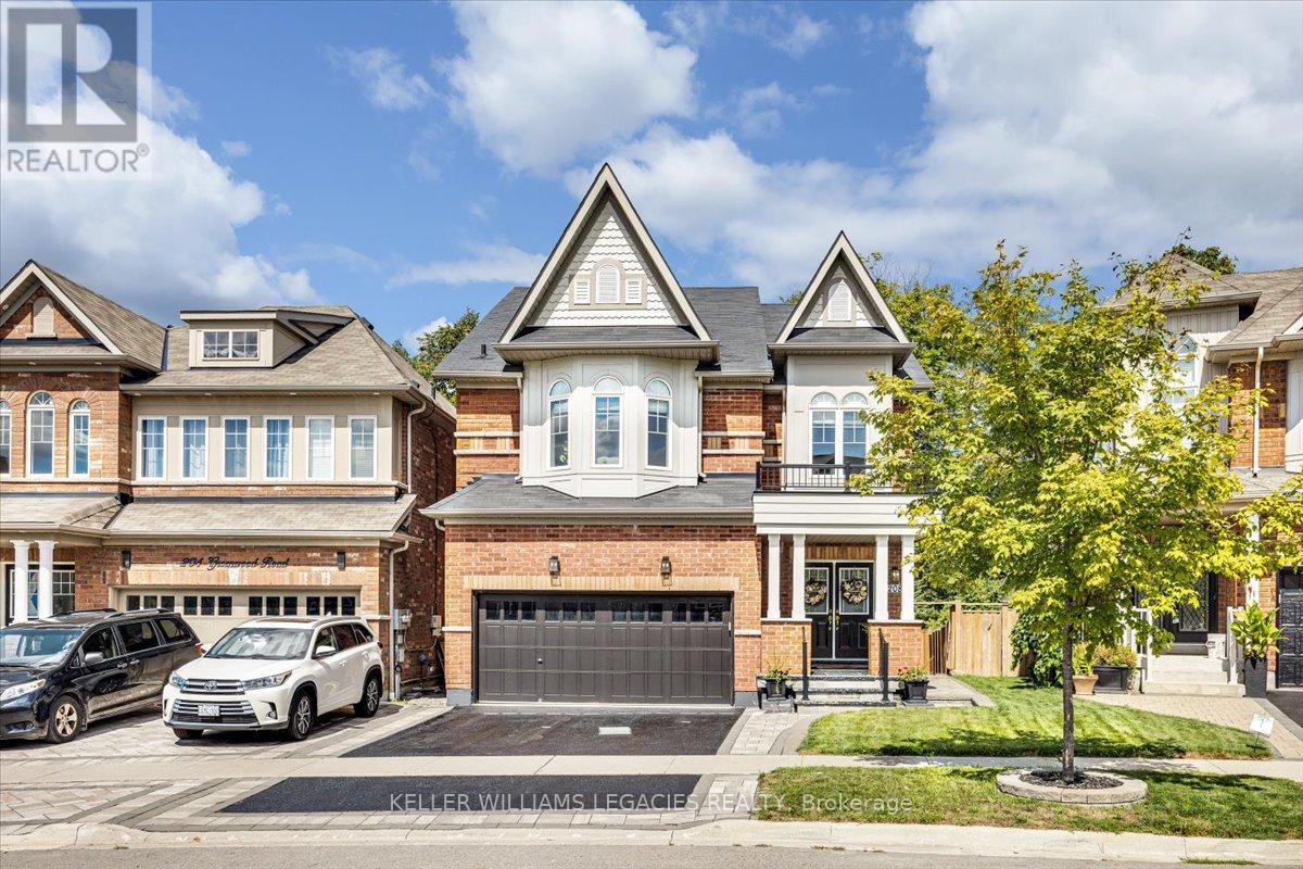 208 Greenwood Rd, Whitchurch-Stouffville, ON L4A 4N8
