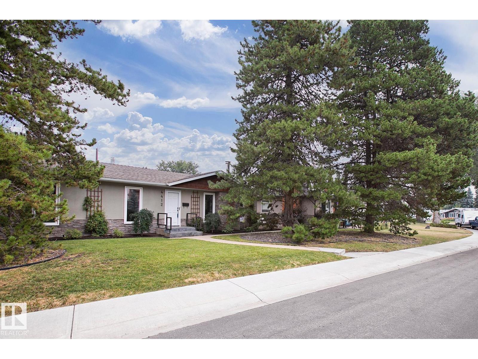 107 Av Nw Unit 4412, Edmonton, AB T6A 1J5