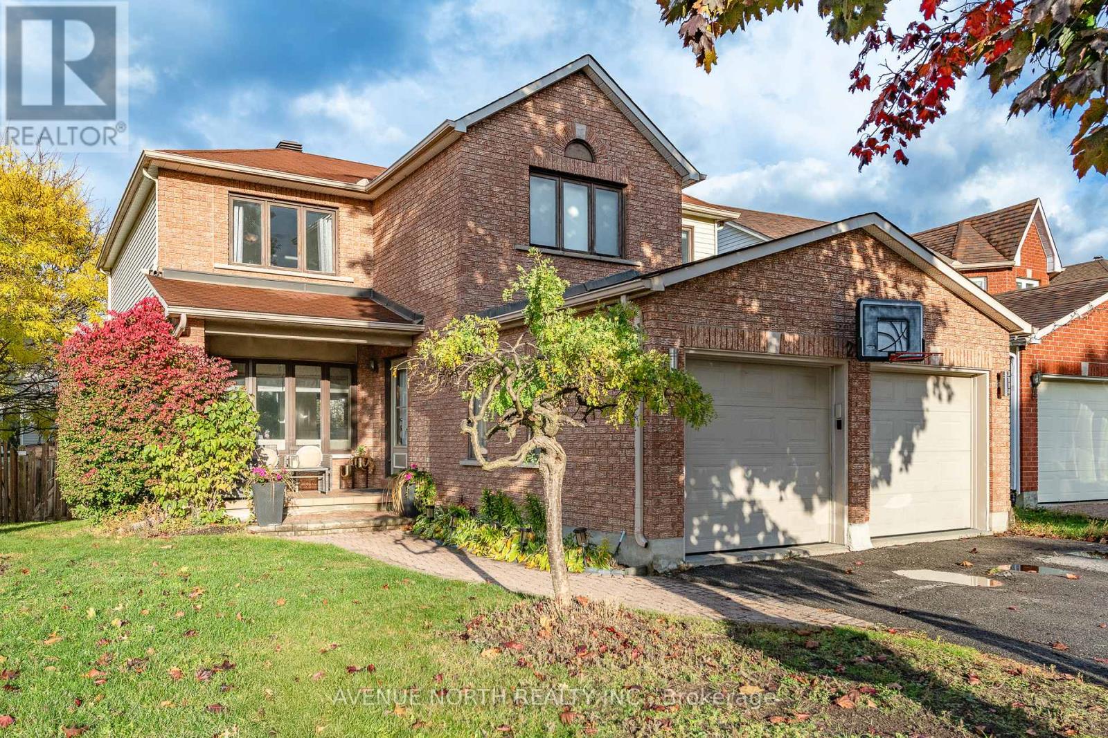 2163 Johnston Rd, Ottawa, ON K1G 5K2