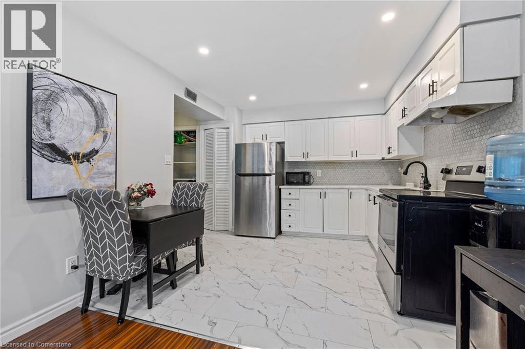 28 Victoria Avenue N Unit 104, Hamilton, ON L8L 5E1