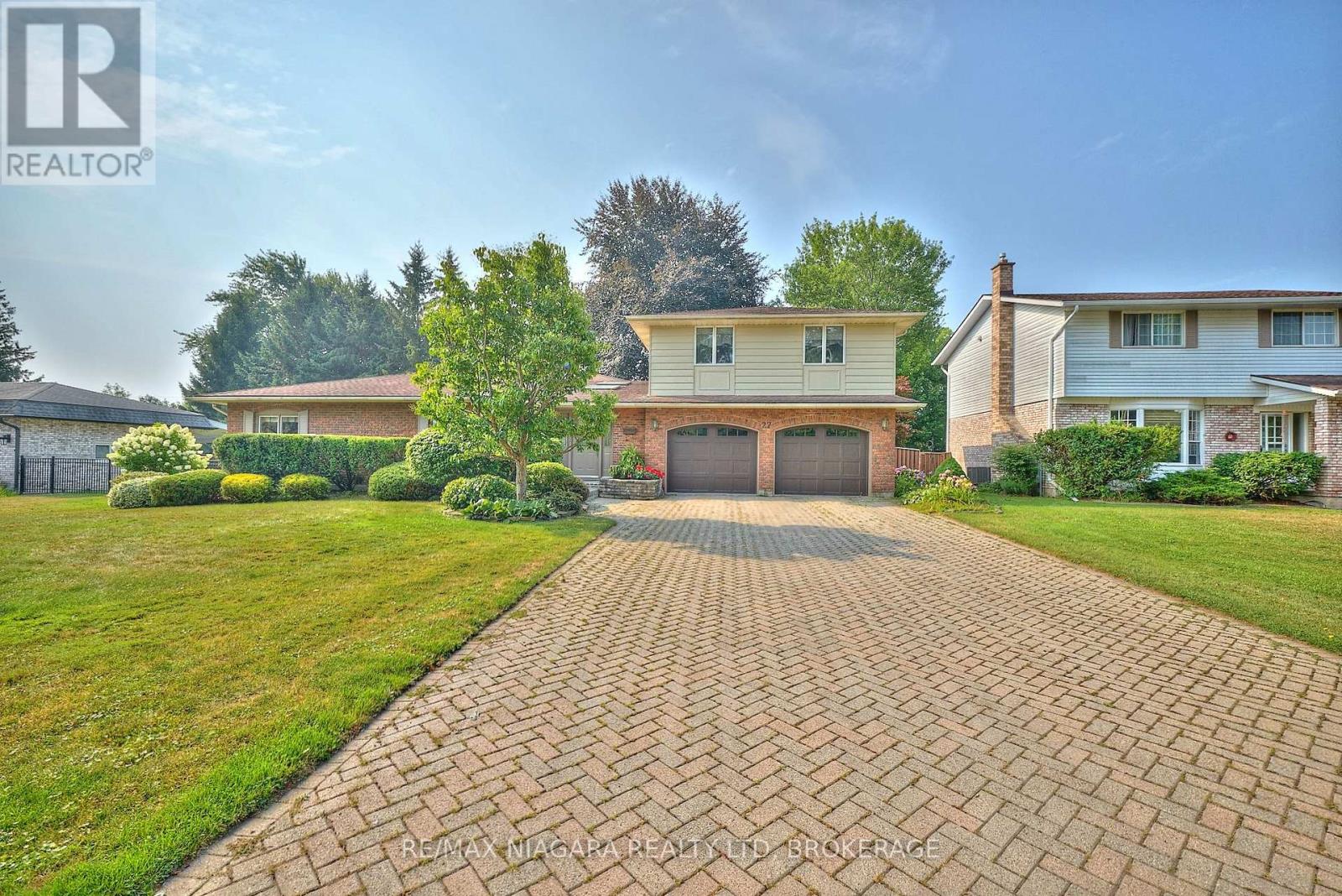 27 St George Ct, Fort Erie, ON L0S 1B0