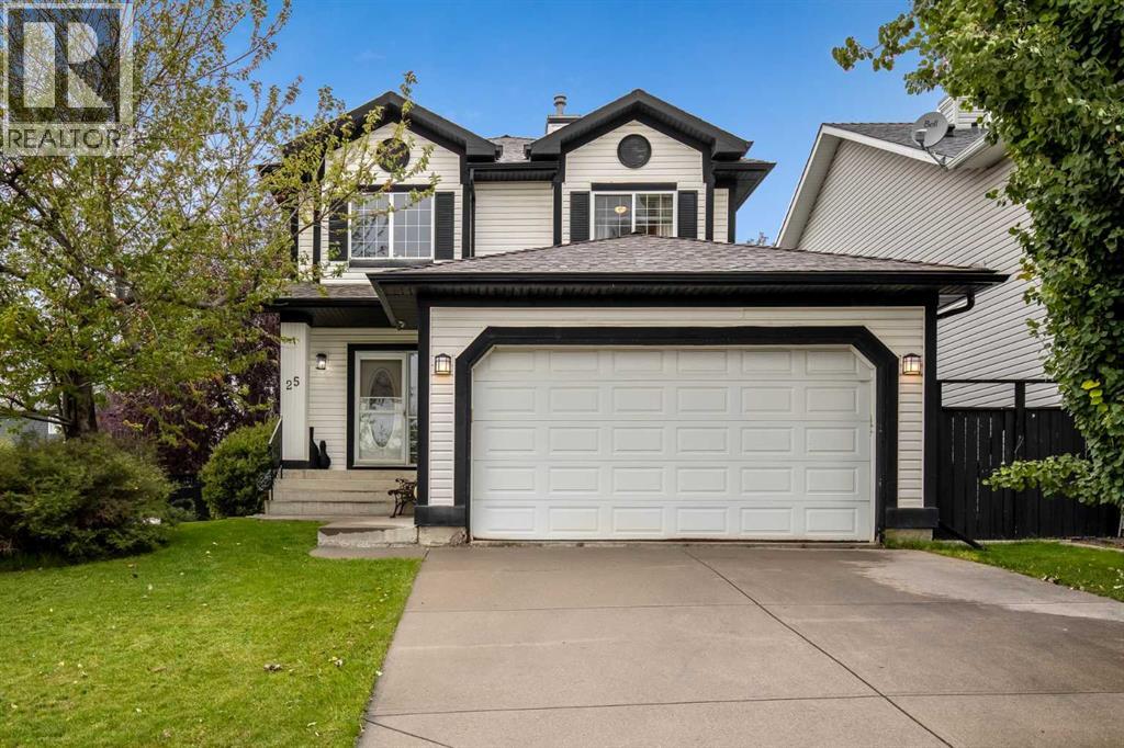 25 Country Hills Gate NW, Calgary, AB T3K 5C8