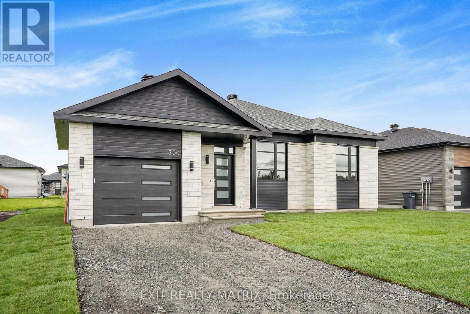 700 West St, Hawkesbury, ON K6A 3X1