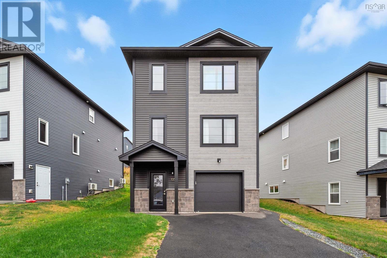 125 Higgins Ave, Beechville, NS B3T 0M5