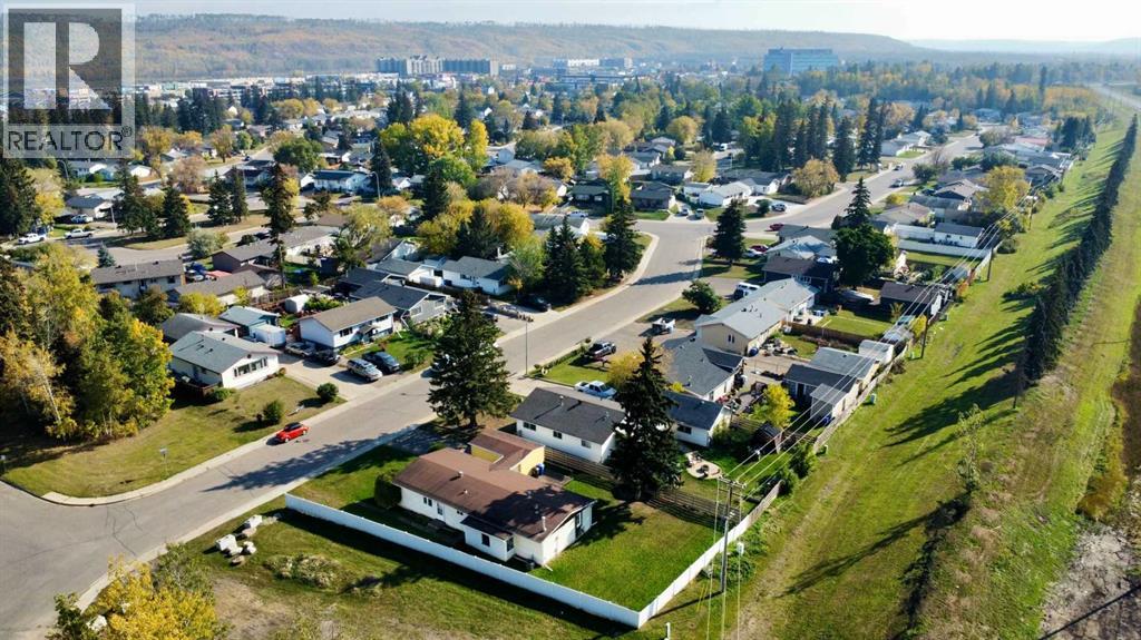 13 Saunderson Ave, Fort Mcmurray, AB T9H 1N1